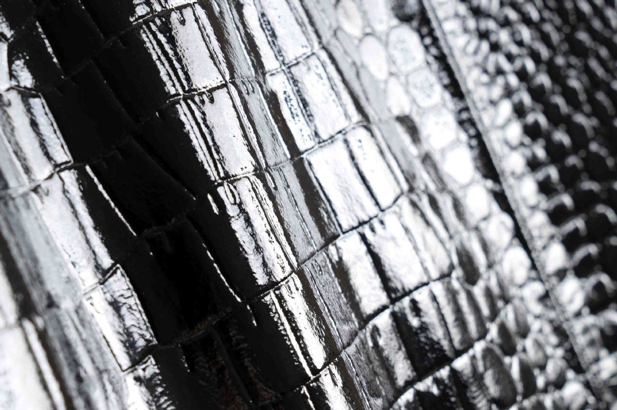 Patent Croco Glam – Glänzendes Schwarz Echtleder