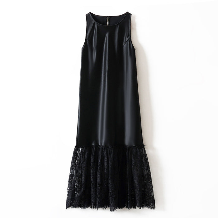 Noir Élégance – Echter Satin mit französischer Spitze