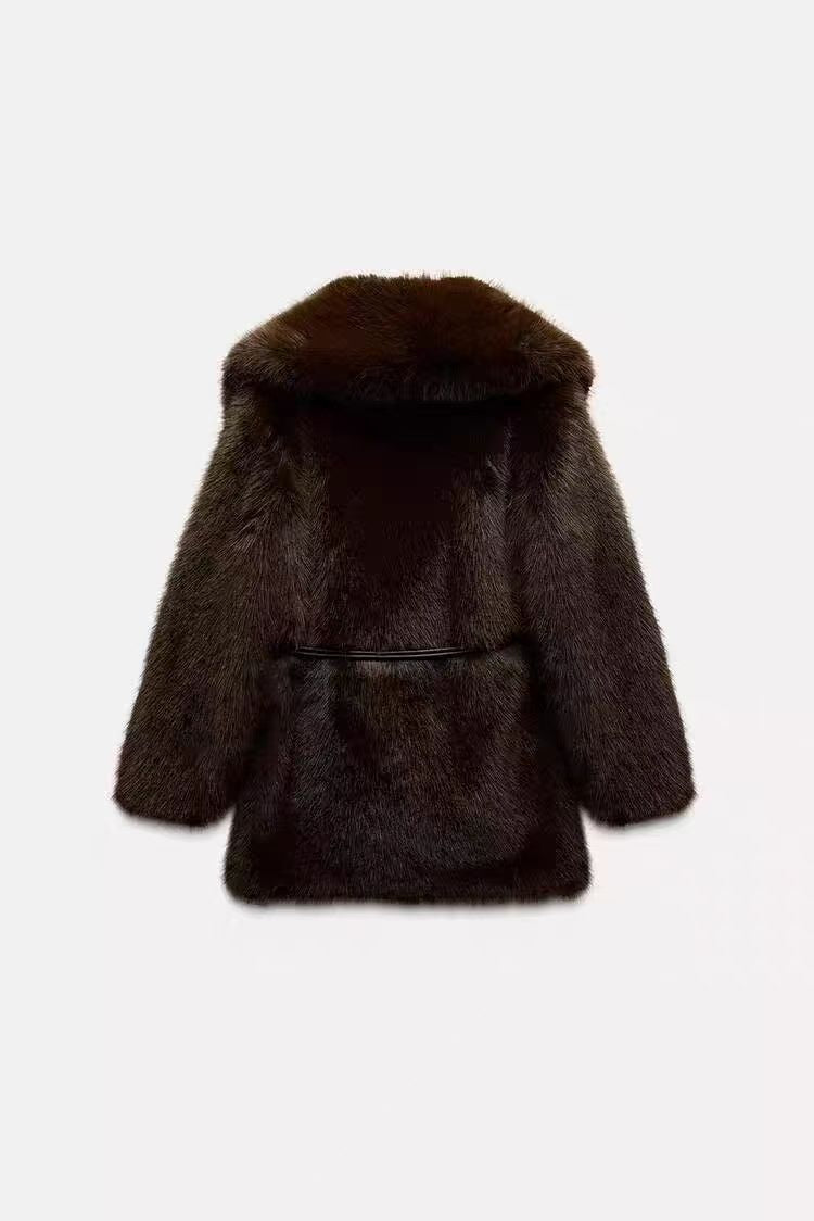 Ava -Faux Fur Coat mit Taillengürtel