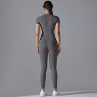 CN Shanghai Jumpsuit – Dynamik und Eleganz