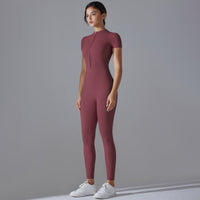 CN Shanghai Jumpsuit – Dynamik und Eleganz
