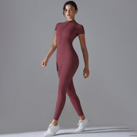 CN Shanghai Jumpsuit – Dynamik und Eleganz