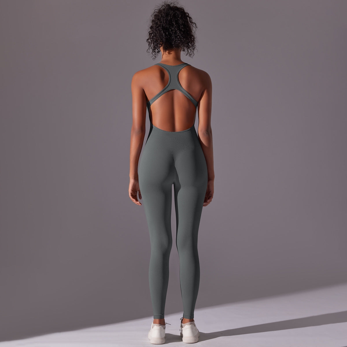 EG Cleopatra Jumpsuit – Eleganz und Formgebung