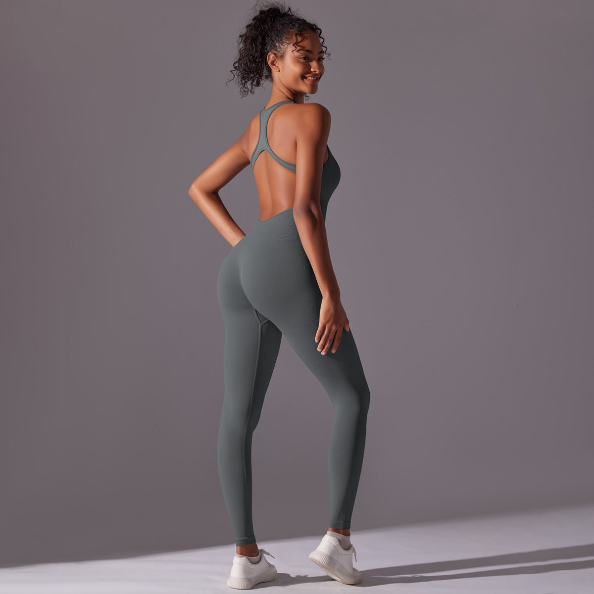 EG Cleopatra Jumpsuit – Eleganz und Formgebung