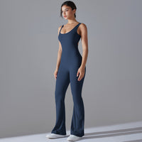 HU Budapest Jumpsuit – Eleganz in Bewegung