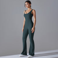 HU Budapest Jumpsuit – Eleganz in Bewegung