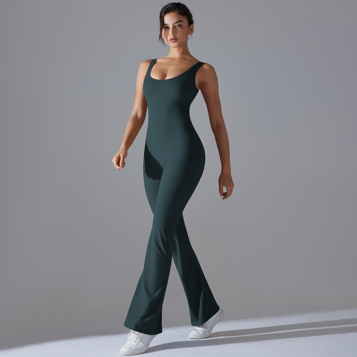 HU Budapest Jumpsuit – Eleganz in Bewegung