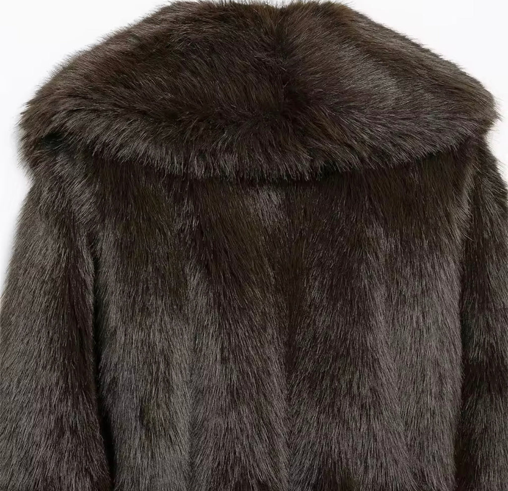 Ava -Faux Fur Coat mit Taillengürtel