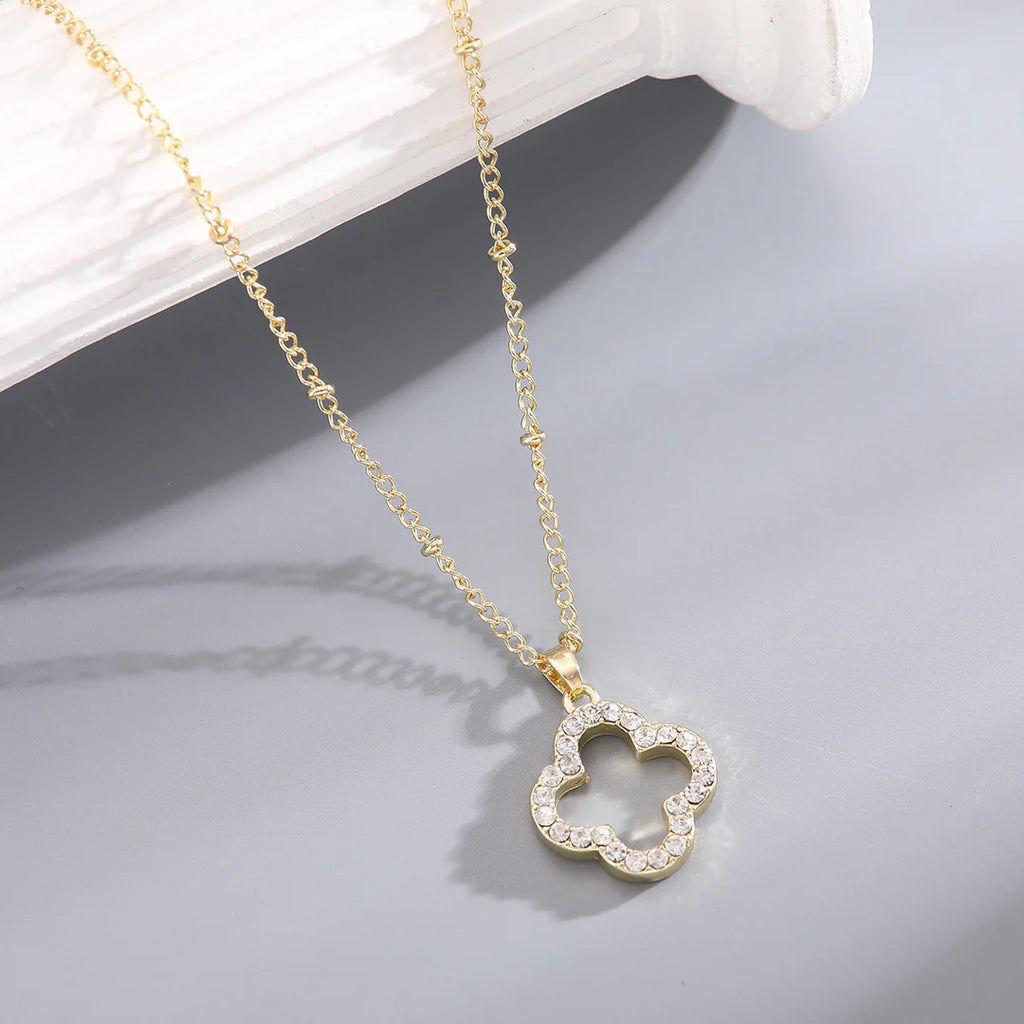 Klee - Halskette mit Moissanit