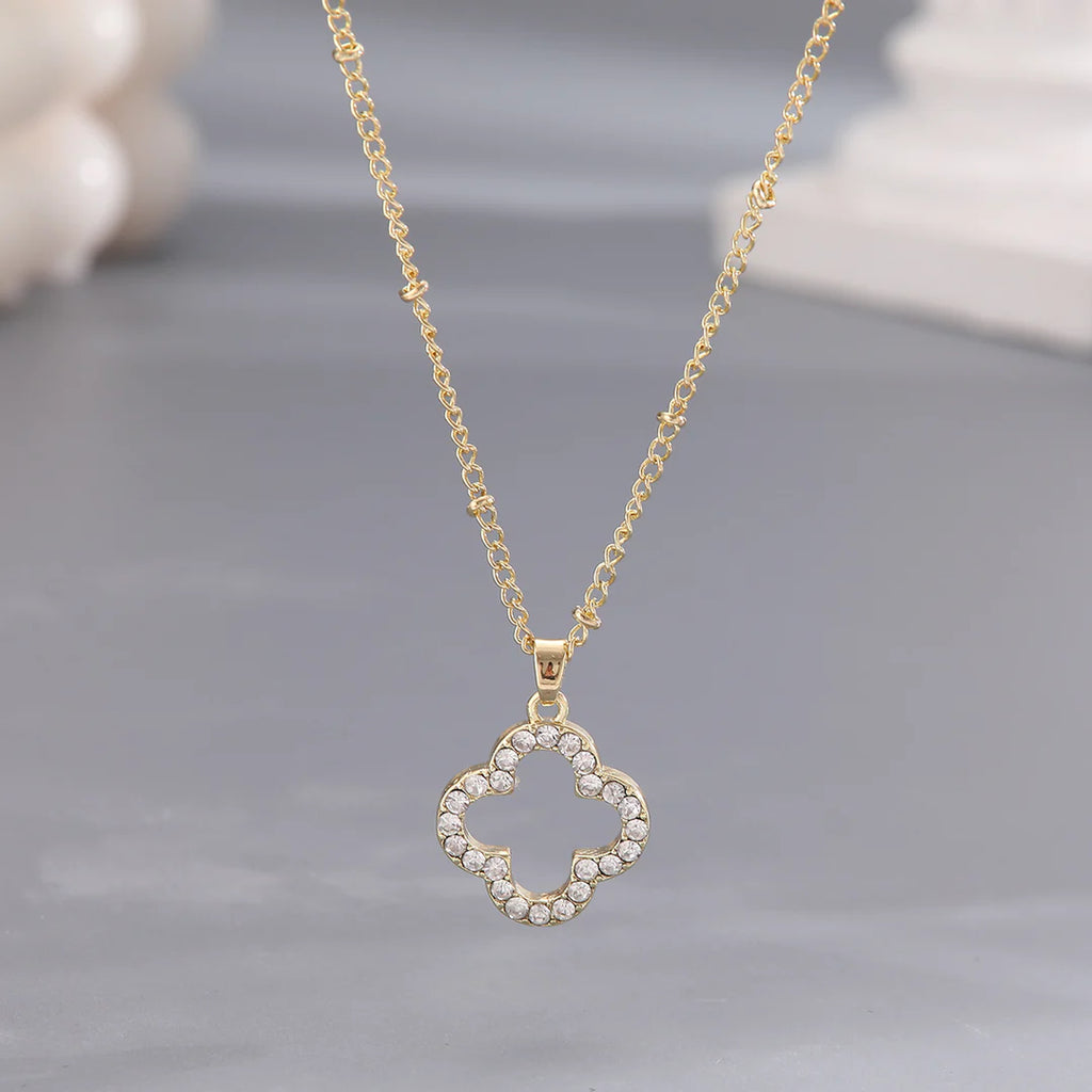 Klee - Halskette mit Moissanit